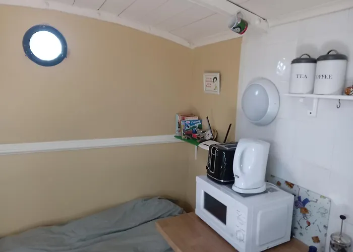 Little Carraige Apartment *